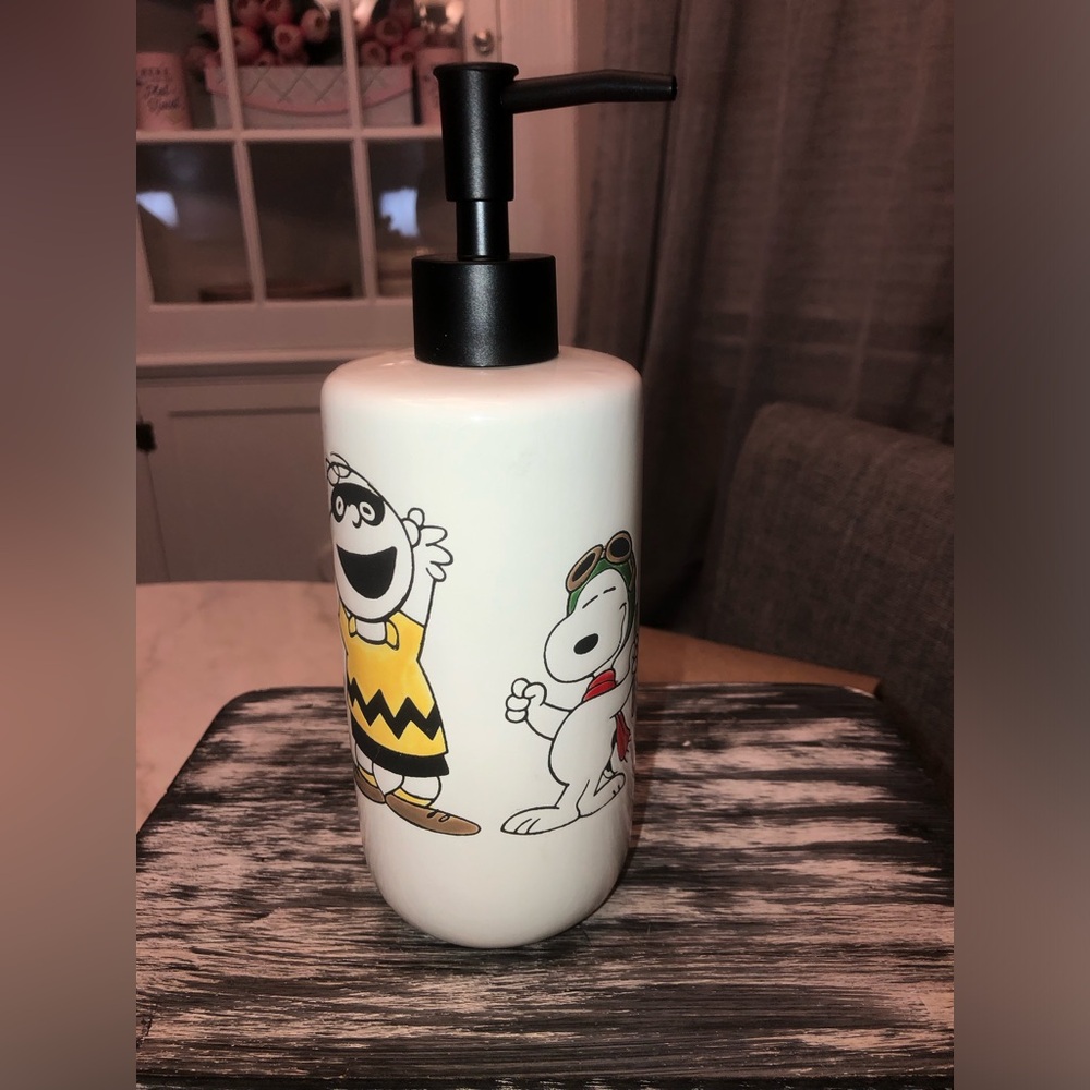 ‼️ Peanuts Snoopy Halloween Ceramic Soap Dispenser